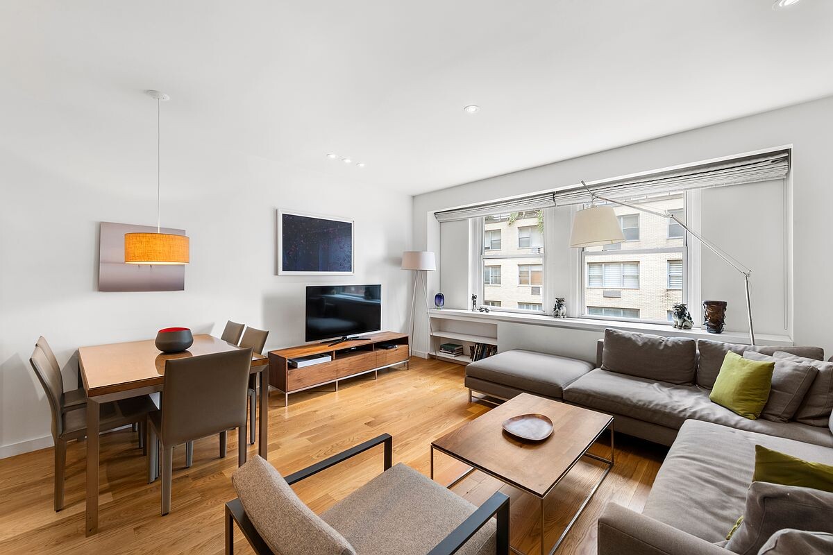111 East 56th Street, Unit 1406 Manhattan, NY 10022 - Photo 4 of 9