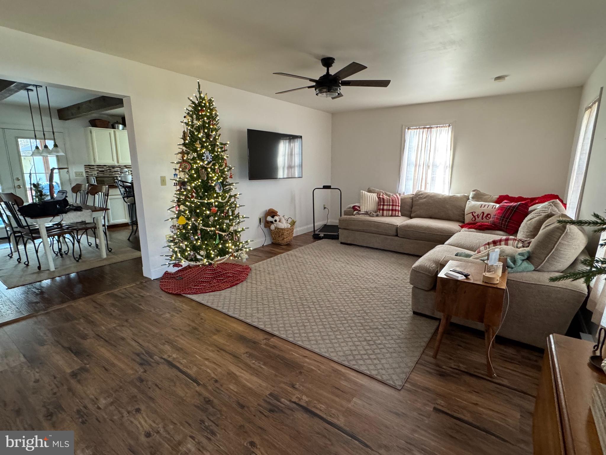 26759 Old State Road Crisfield, MD 21817 - Photo 5 of 17 a living room with furniture and a window