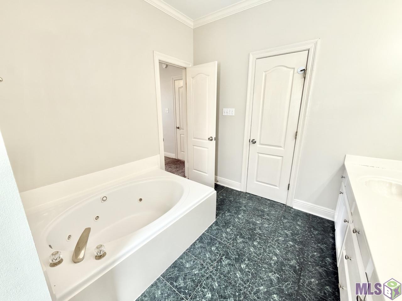 10580 Springglen Court Baton Rouge, LA 70810 - Photo 10 of 29 Gallery Image 10