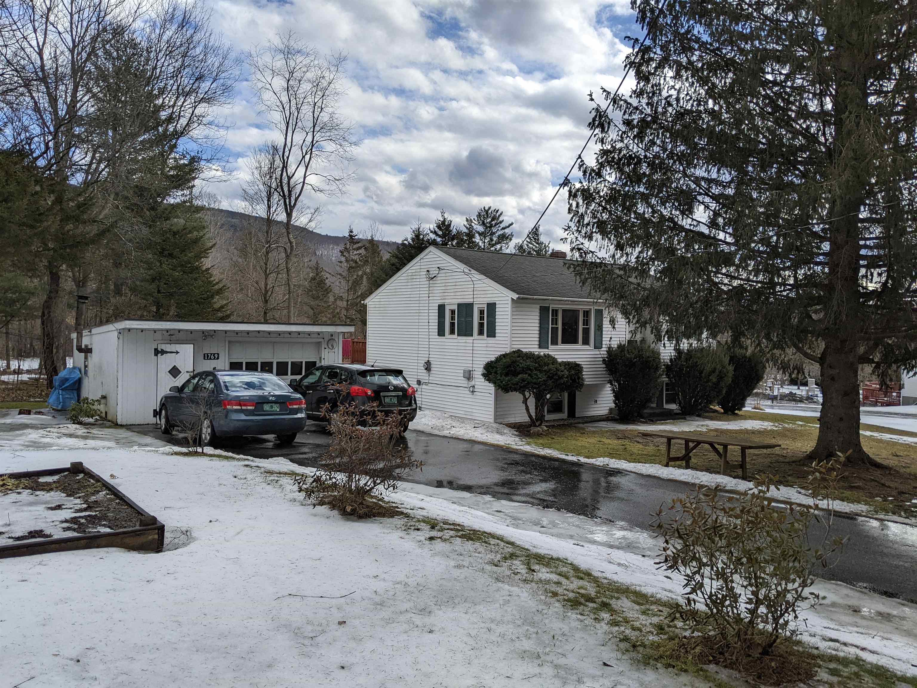 1769 East Road Bennington, VT 05201 - Photo 4 of 39
