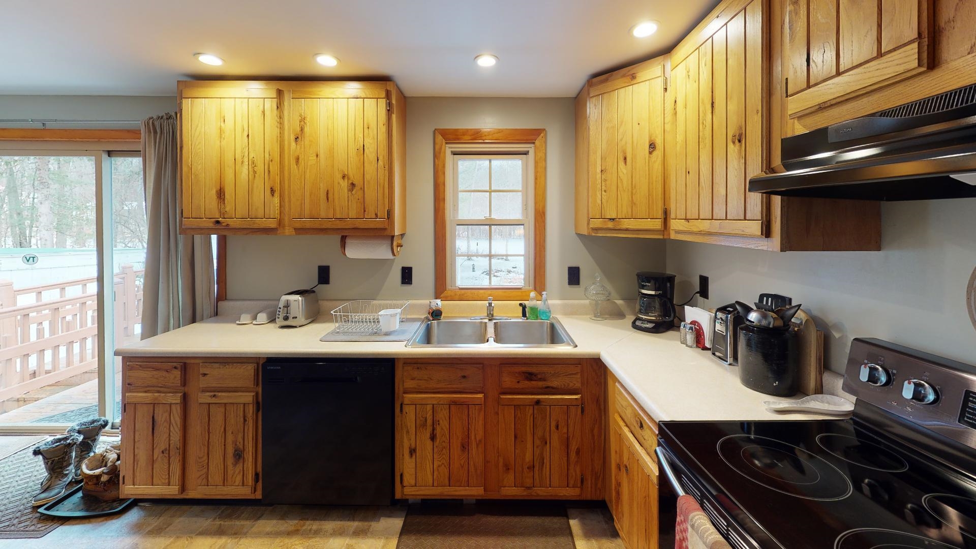 1769 East Road Bennington, VT 05201 - Photo 7 of 39