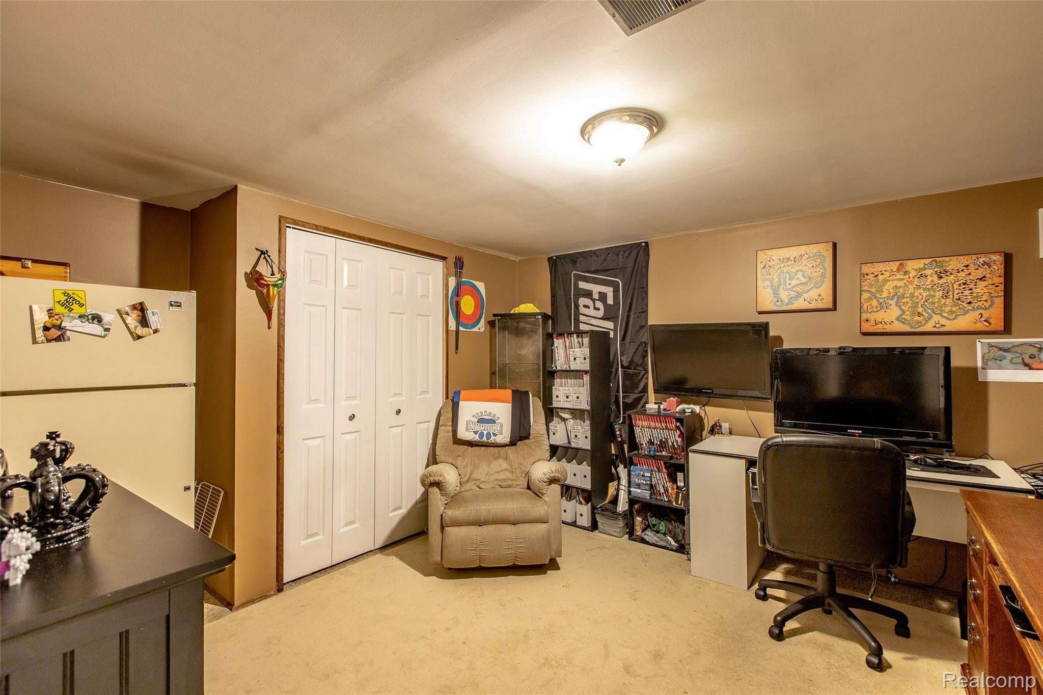 17500 Rudgate Street Southgate, MI 48195 - Photo 16 of 29 17500-29.jpg