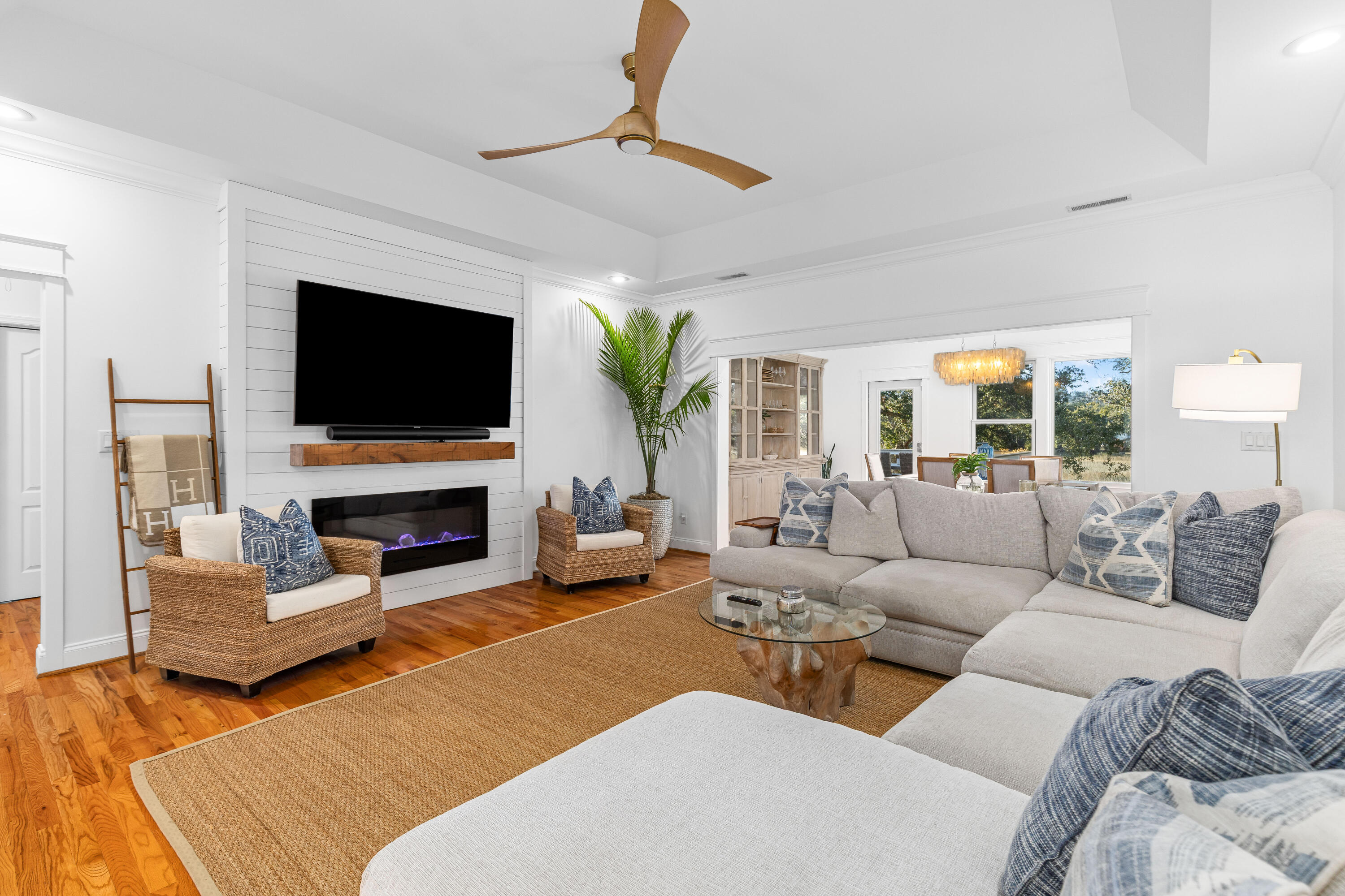 1318 Battle Ground Road Charleston, SC 29412 - Photo 8 of 57 Living room