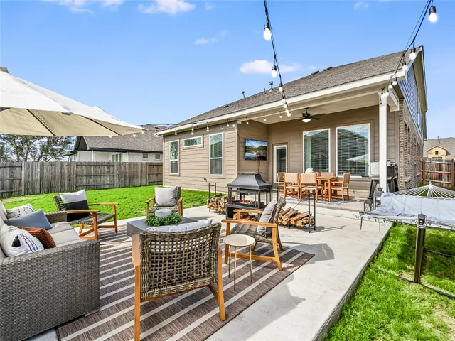 $3,200 | 2912 Mindel Street, New Braunfels, TX 78130