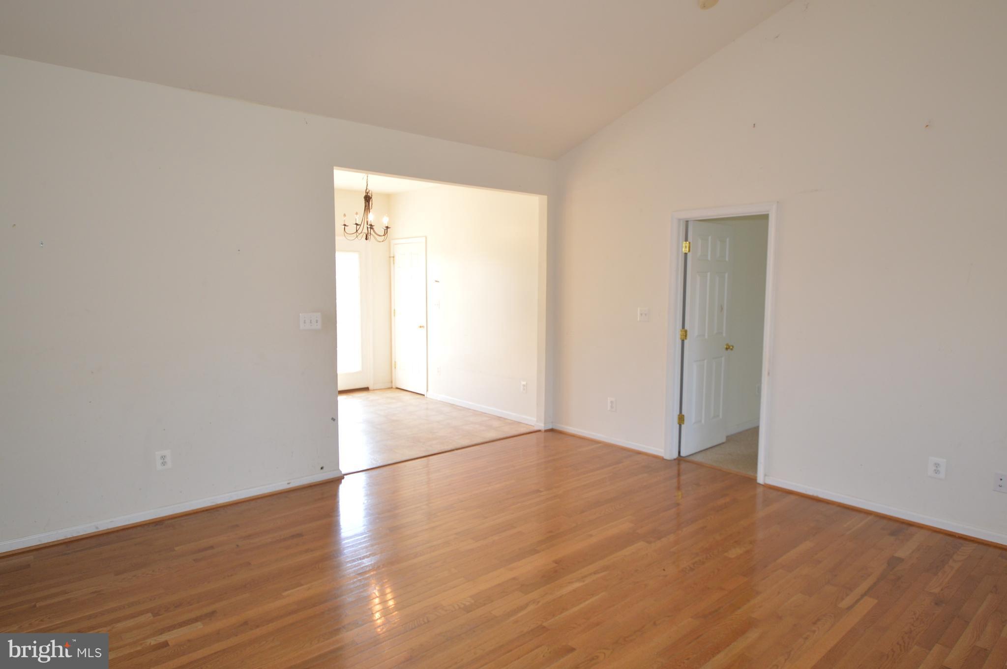 628 Highridge Road Front Royal, VA 22630 - Photo 5 of 18 Living Room