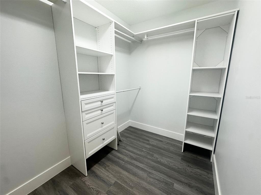7724 US Open Loop Lakewood Ranch, FL 34202 - Photo 20 of 40 a view of an empty walk in closet