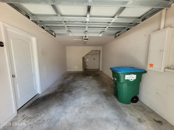 $1,750 | 1018 Grand Hickory Circle, Holly Hill, FL 32117