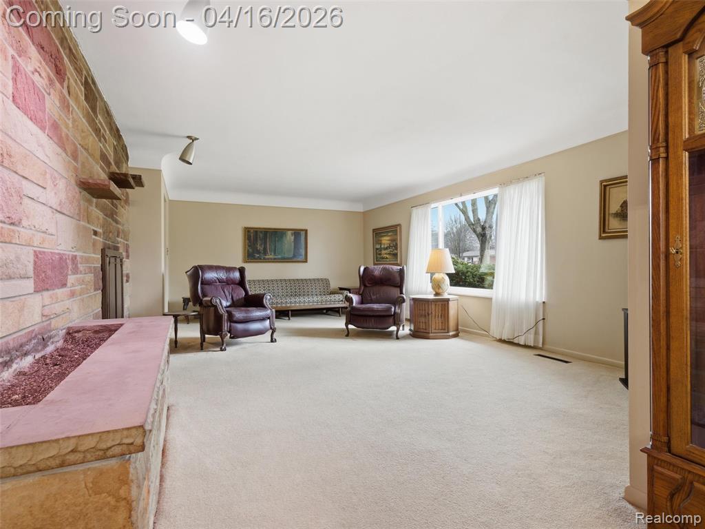 192 Booth Road Troy, MI 48085 - Photo 10 of 37