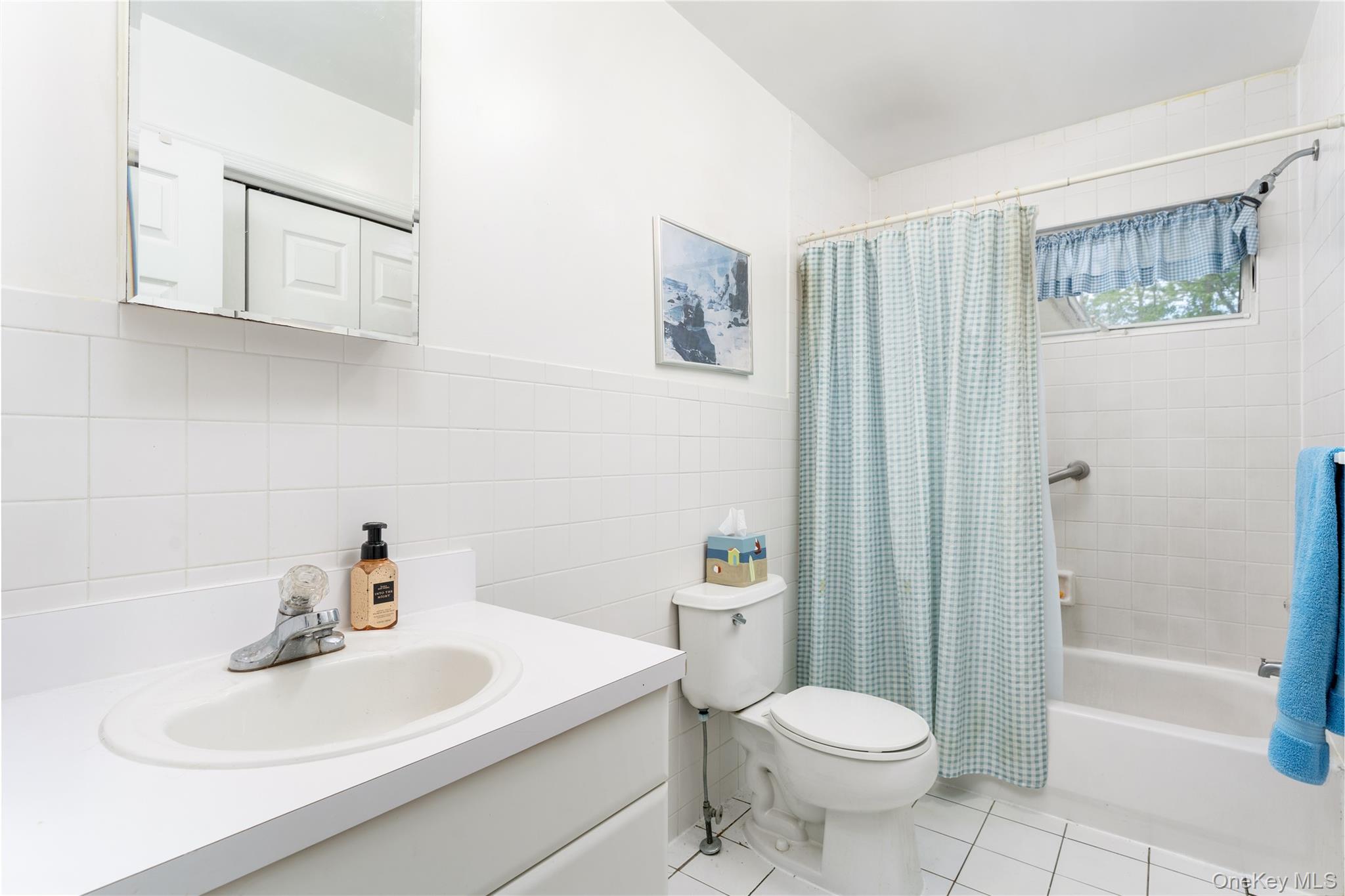 47 Suffolk Road Hampton Bays, NY 11946 - Photo 21 of 42
