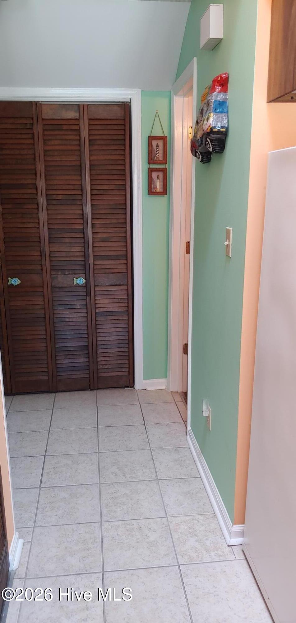 9201 Coast Guard Road, Unit F302 Emerald Isle, NC 28594 - Photo 21 of 22 Hallway