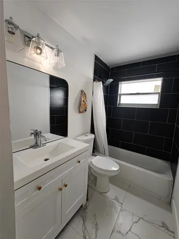 $689,777 | 4223 Van Buren Street, Hollywood, FL 33021