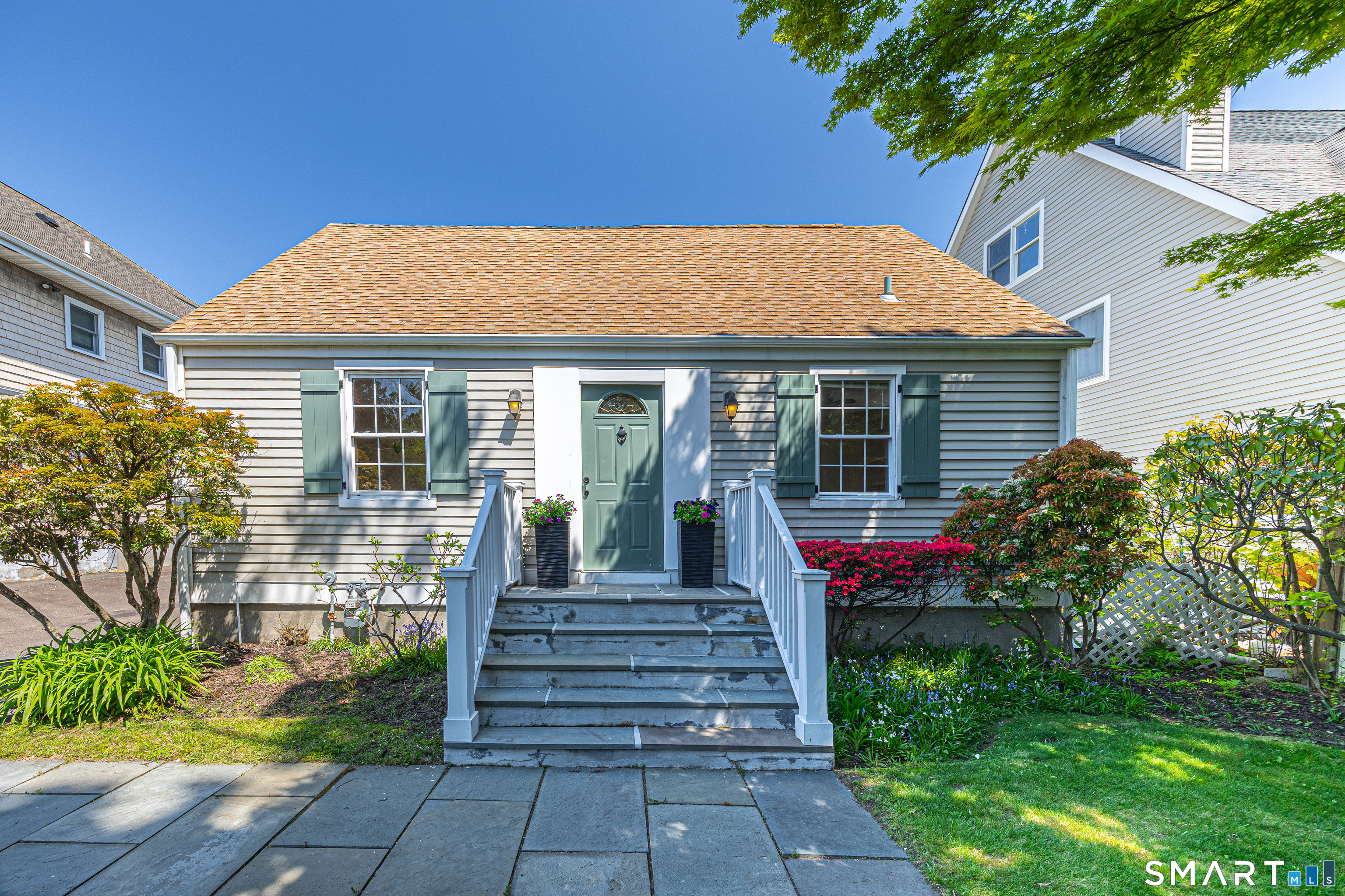 18 Cook Road Stamford, CT 06902 - Photo 2 of 36