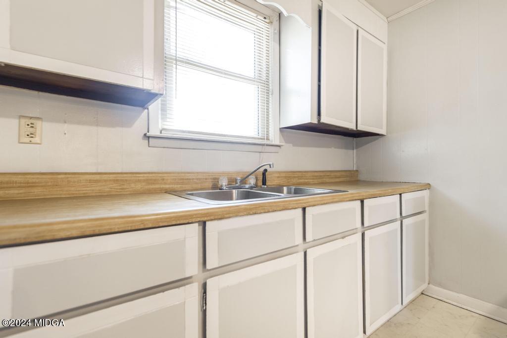 4632 Brookhaven Road Macon, GA 31206 - Photo 10 of 20 a close view of sink and tap