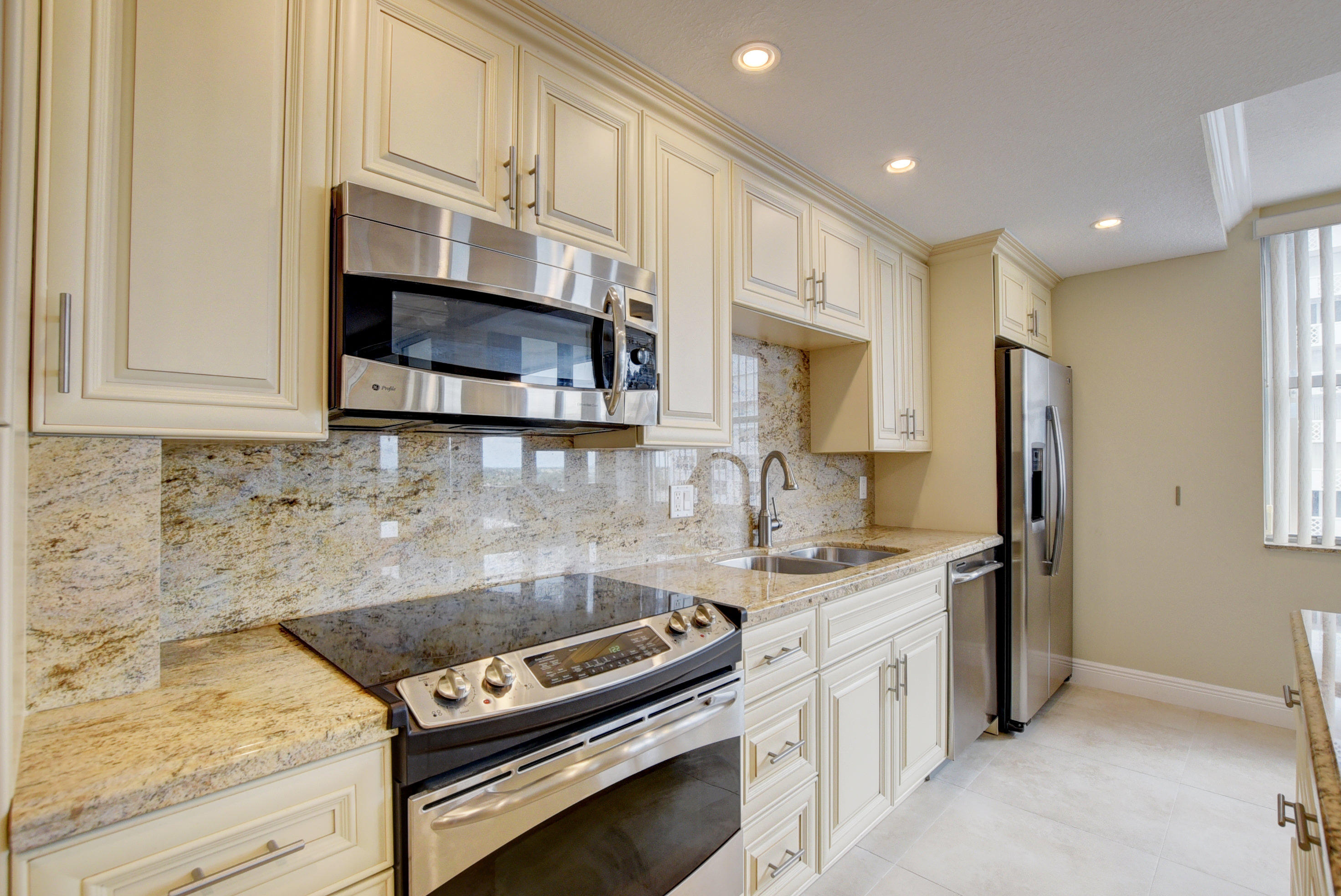 1180 South Ocean Boulevard, Unit 10D Boca Raton, FL 33432 - Photo 17 of 38 27_ebf_1386and4more