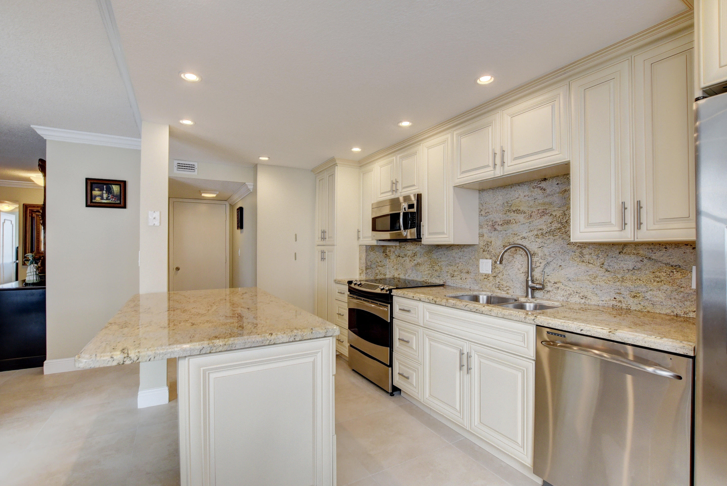 1180 South Ocean Boulevard, Unit 10D Boca Raton, FL 33432 - Photo 19 of 38 25_ebf_1376and4more