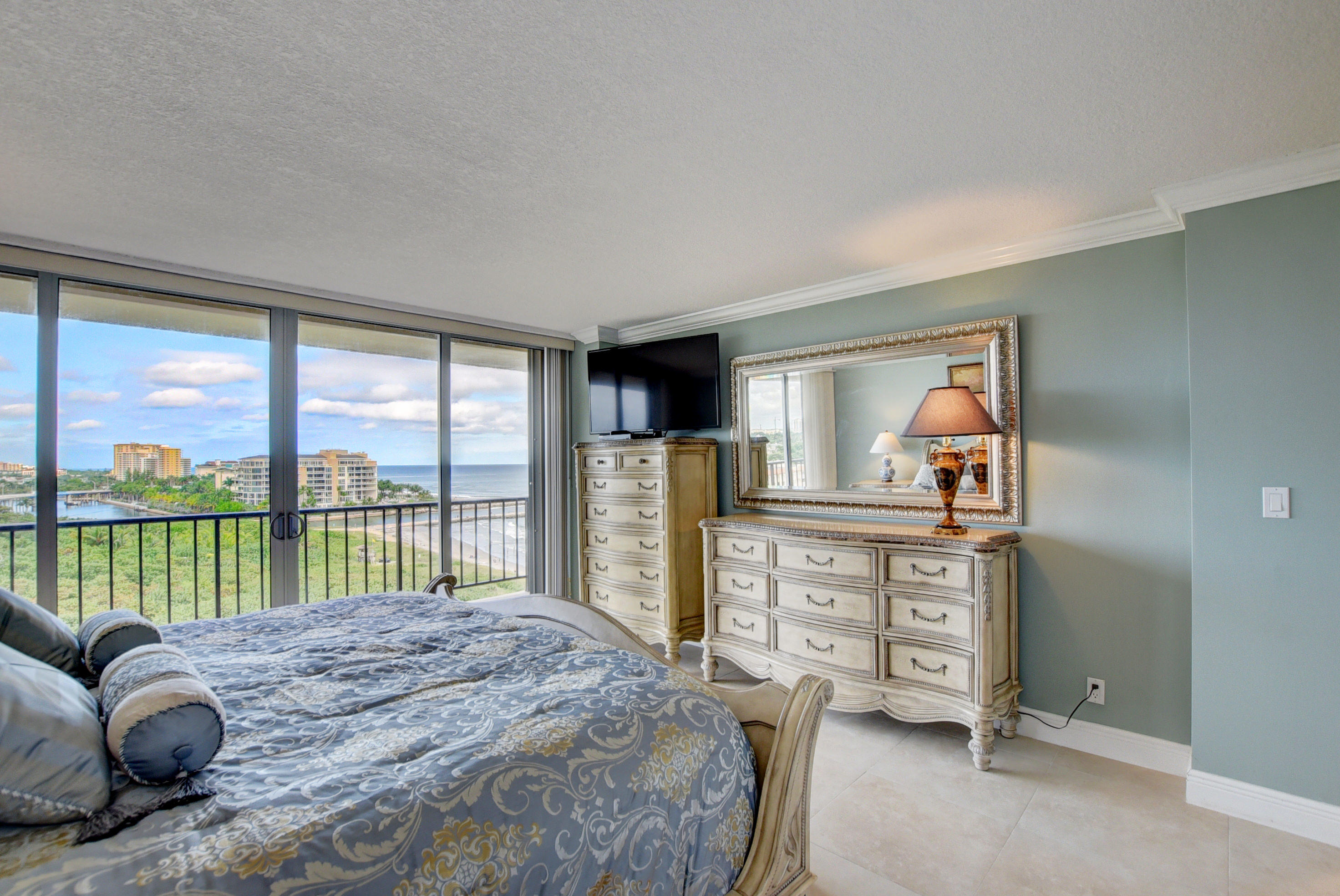 1180 South Ocean Boulevard, Unit 10D Boca Raton, FL 33432 - Photo 23 of 38 37_ebf_1446and4more