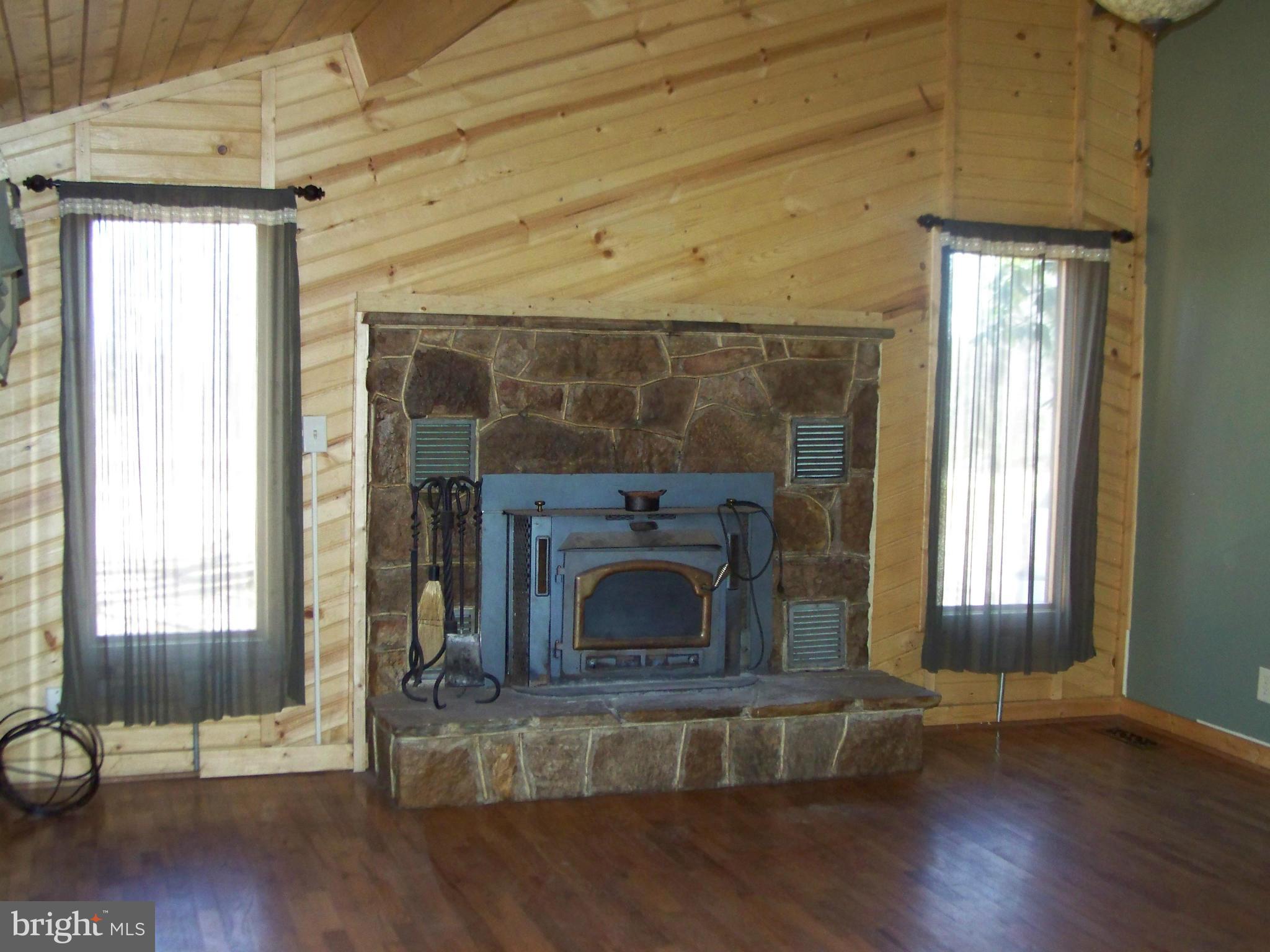 281 Chester Gap Road Chester Gap, VA 22623 - Photo 11 of 29 Living Room
