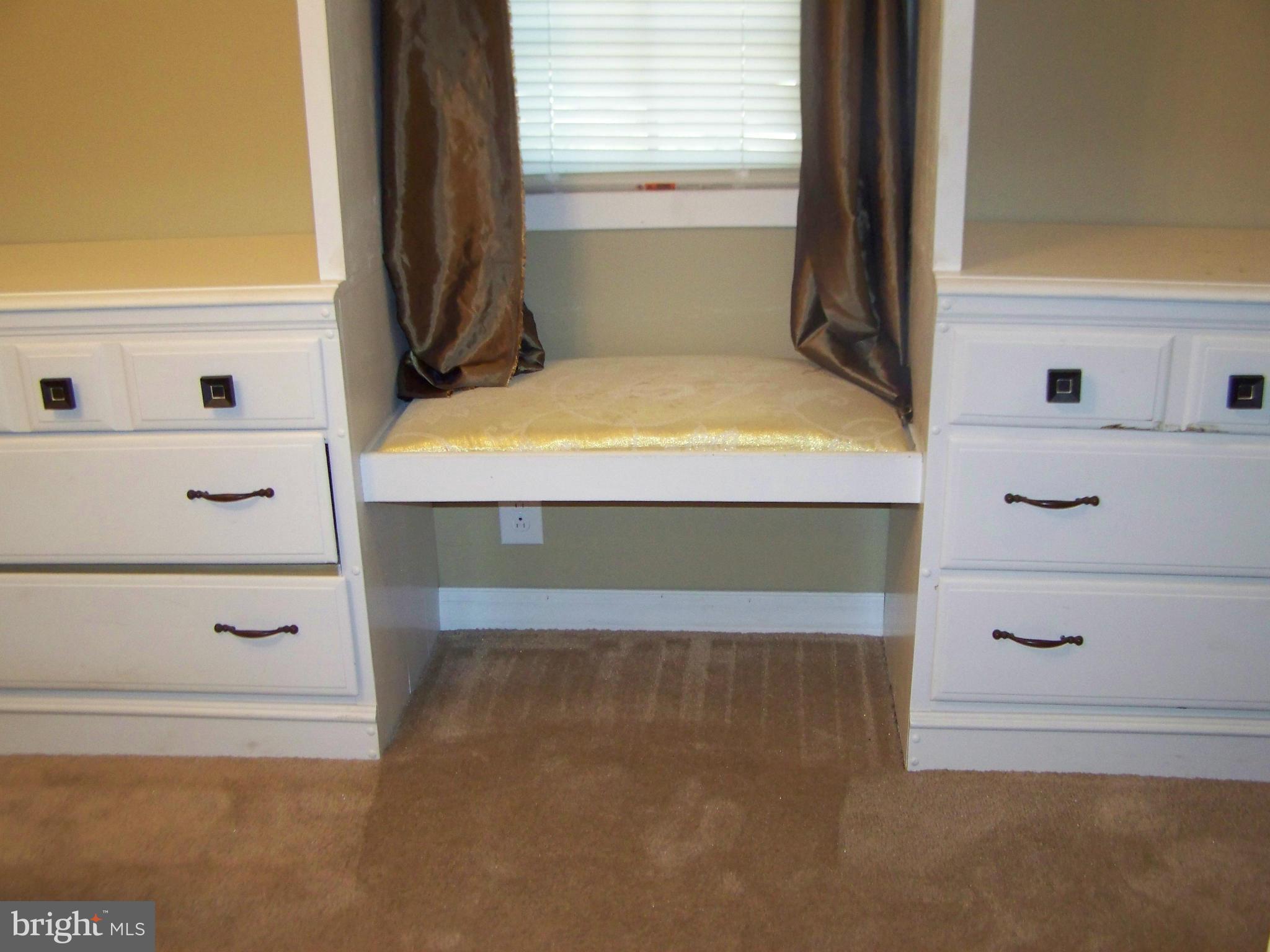 281 Chester Gap Road Chester Gap, VA 22623 - Photo 14 of 29 dressing room