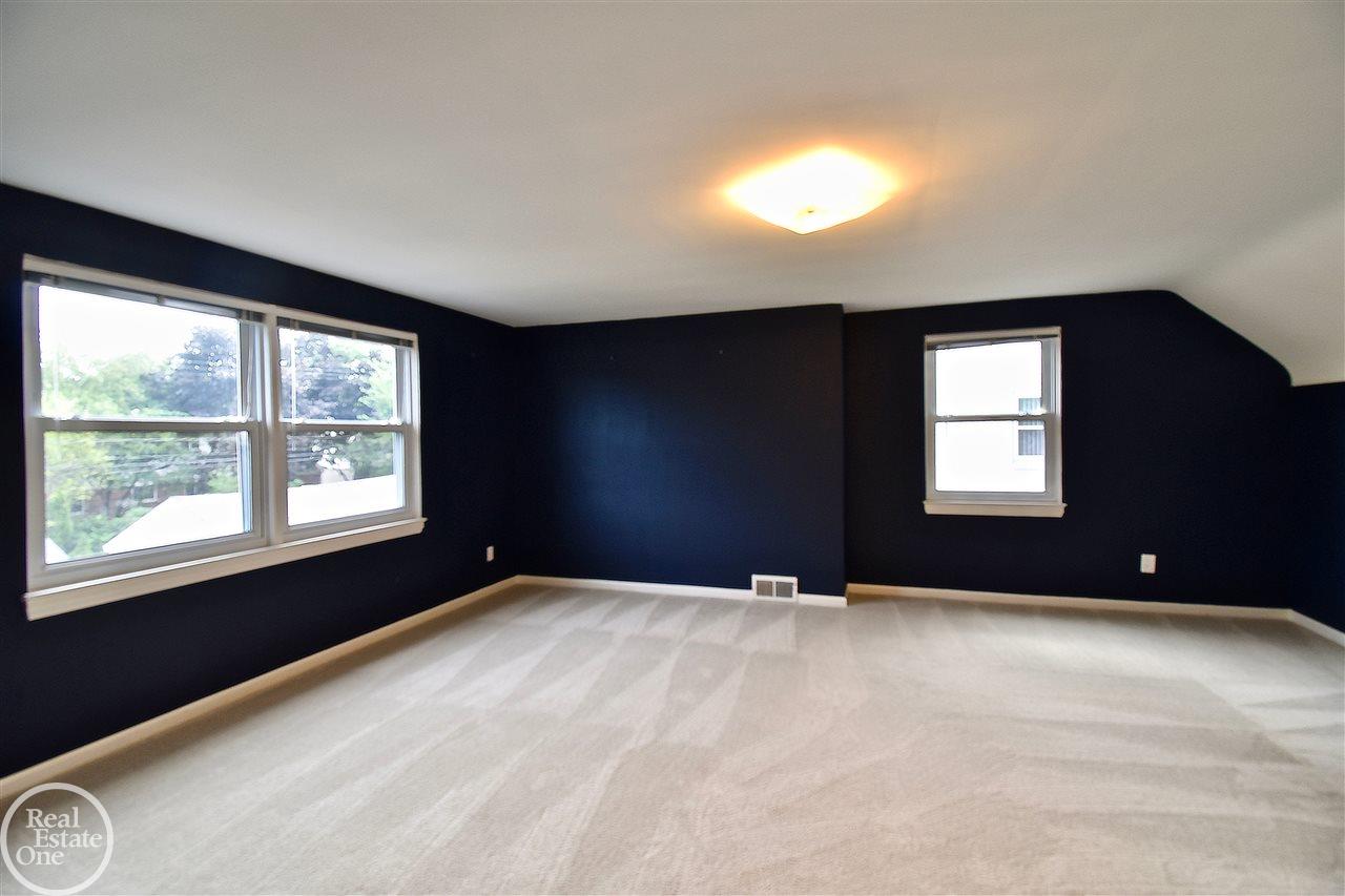 1086 Hawthorne Road Grosse Pointe, MI 48236 - Photo 21 of 31