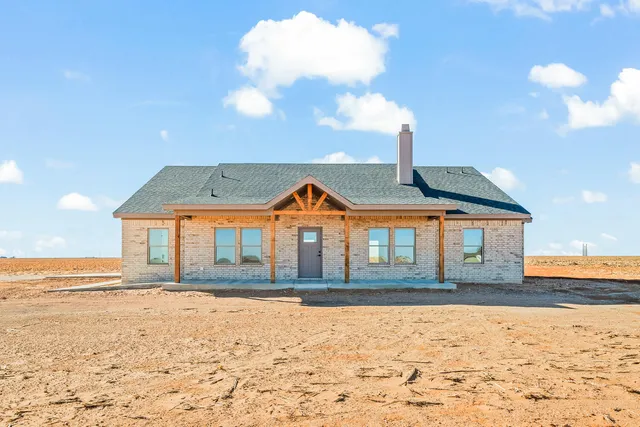$394,900 | 4068 Hawk Road, Ropesville, TX 79358