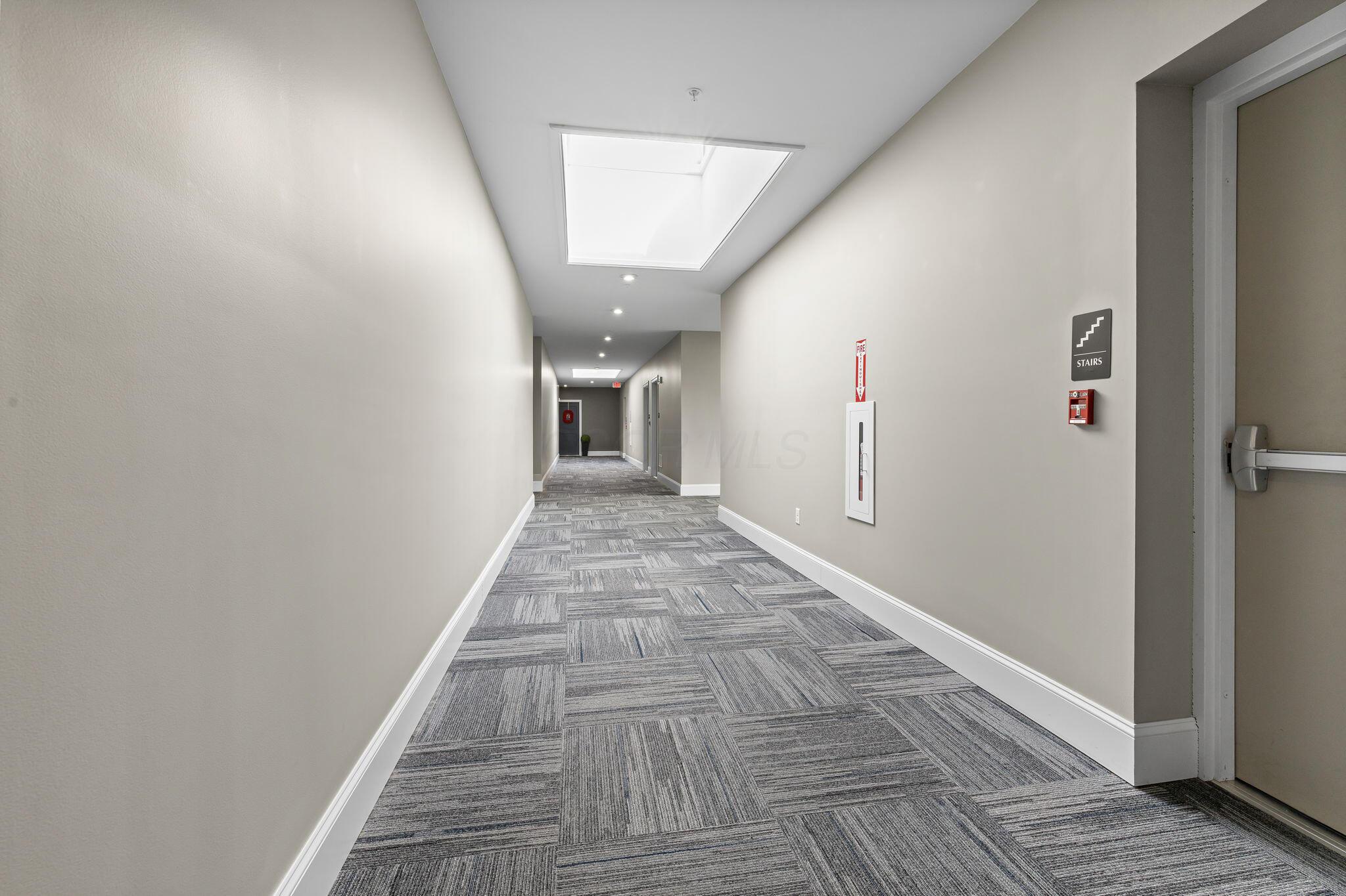 5211 Highpointe Lakes Drive, Unit 7402 Westerville, OH 43081 - Photo 3 of 43 Hallway