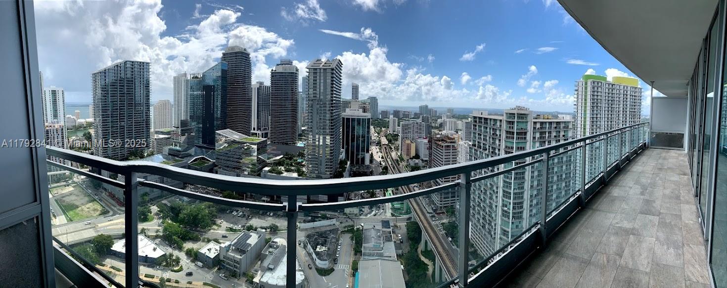 92 Southwest 3rd Street, Unit 3903 Miami, FL 33130 - Photo 15 of 25 a view of a balcony
