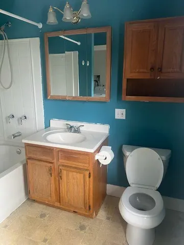 $2,500 | 25 Ridge Street, Middletown, NY 10940