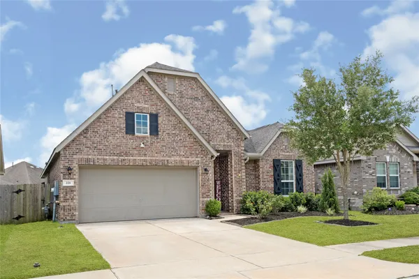 $344,900 | 221 Gigi Place, Alvin, TX 77511