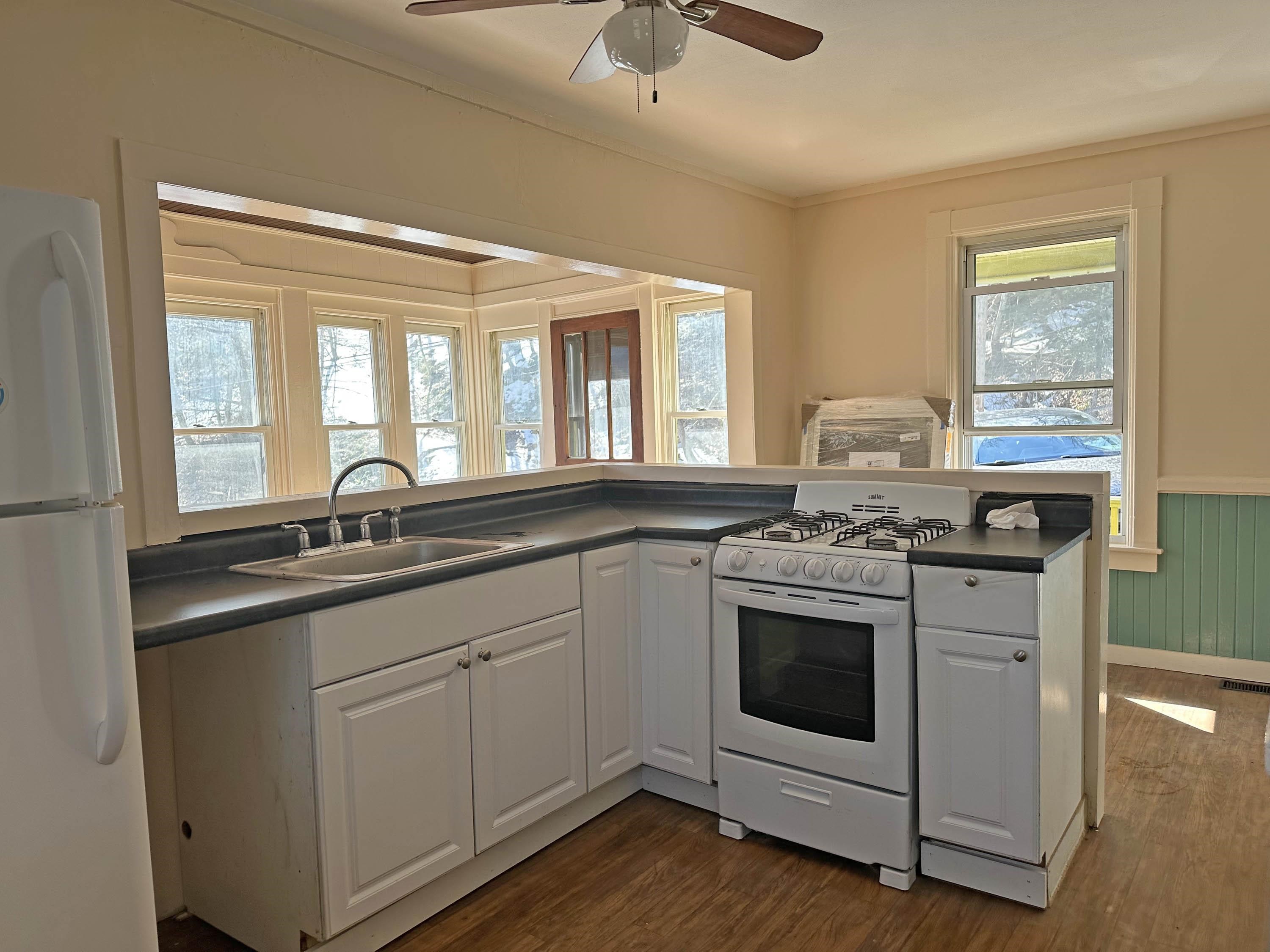 63 Hyde Street Rockingham, VT 05101 - Photo 4 of 14