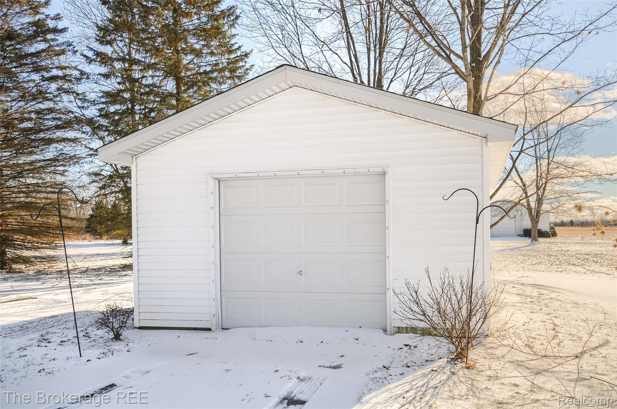 7405 Calkins Road Flint, MI 48532 - Photo 39 of 44 DSC_8066-HDR(5).jpg