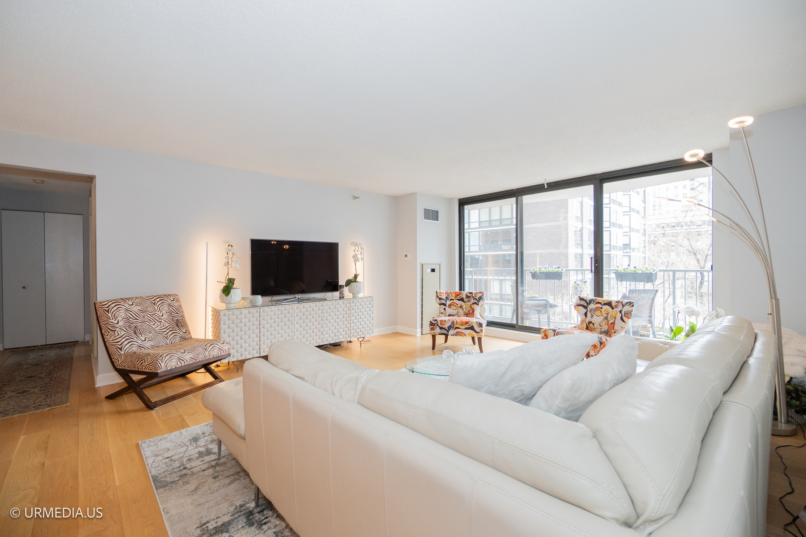 1250 North Dearborn Street, Unit 5B Chicago, IL 60610 - Photo 8 of 50