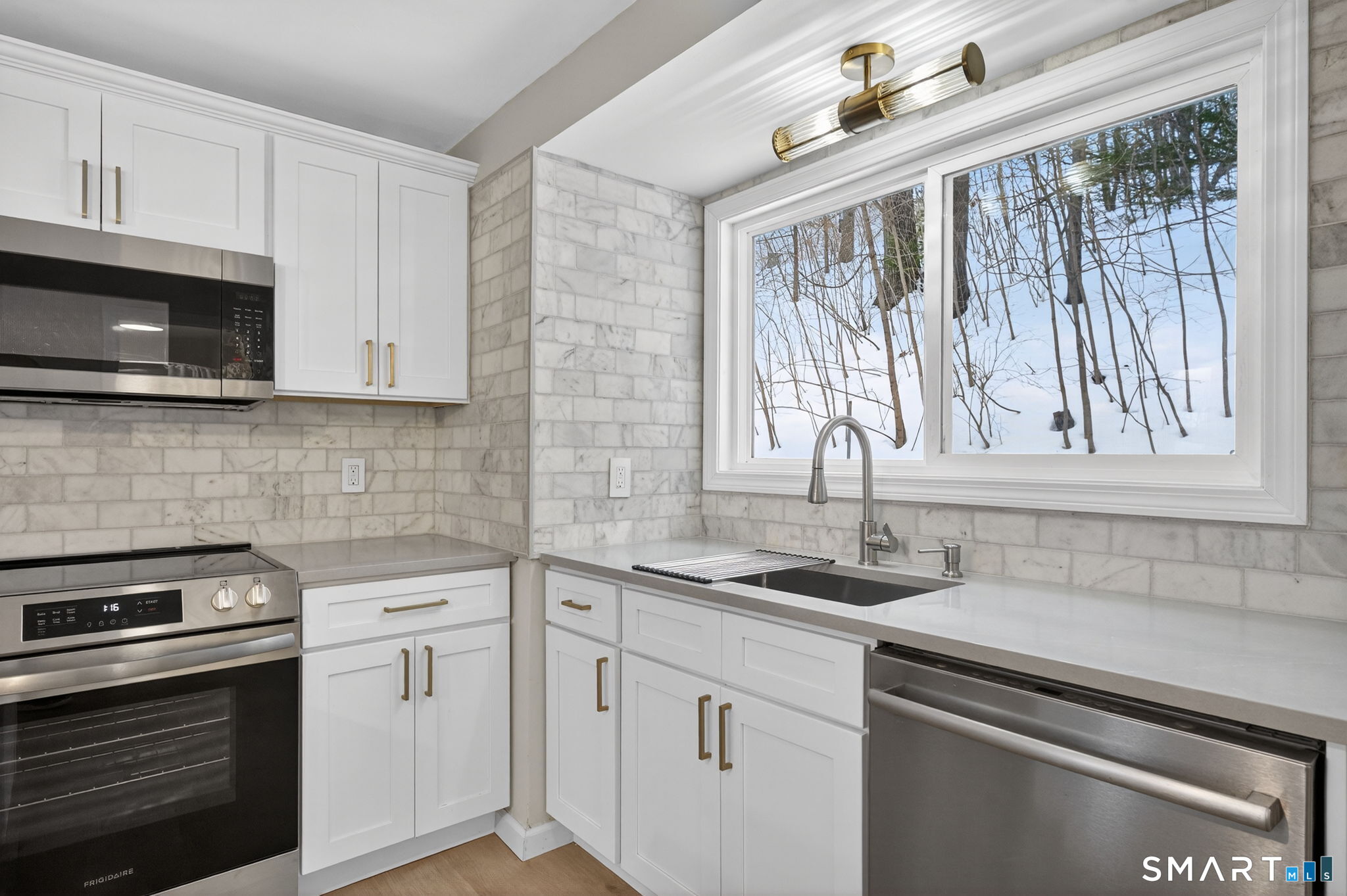 87 West Street Manchester, CT 06040 - Photo 3 of 20