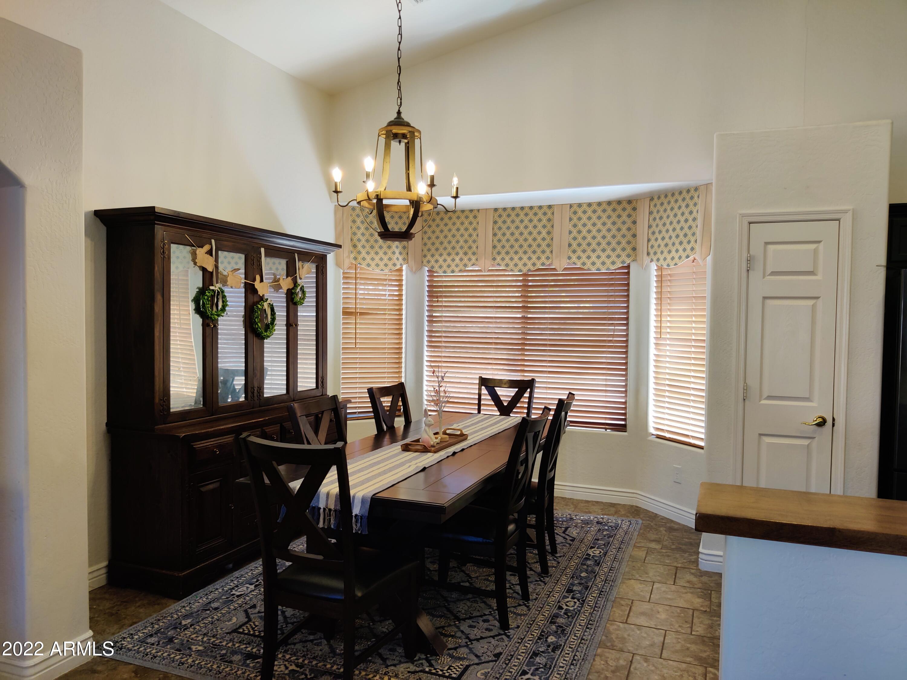 3242 East Bonanza Road Gilbert, AZ 85297 - Photo 7 of 23 Dinning
