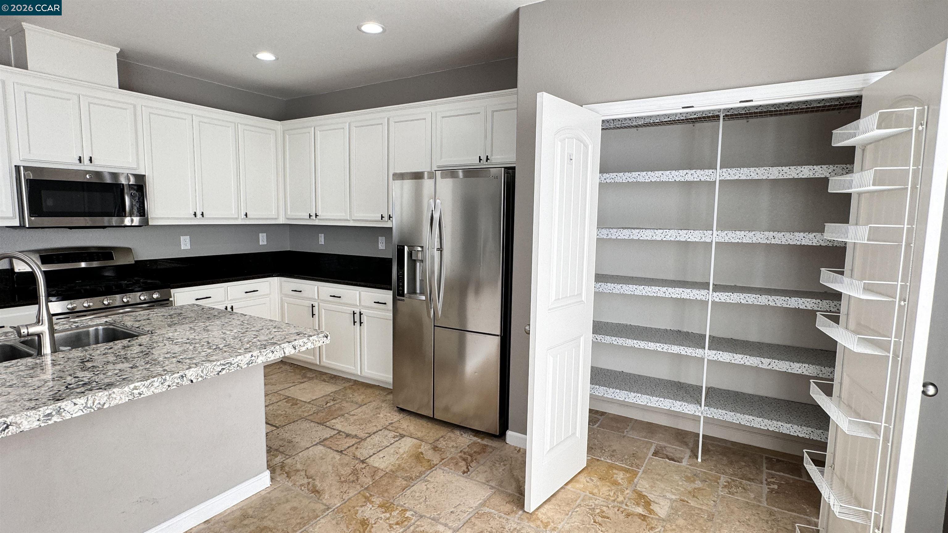 76 Tampico Court Bay Point, CA 94565 - Photo 6 of 44