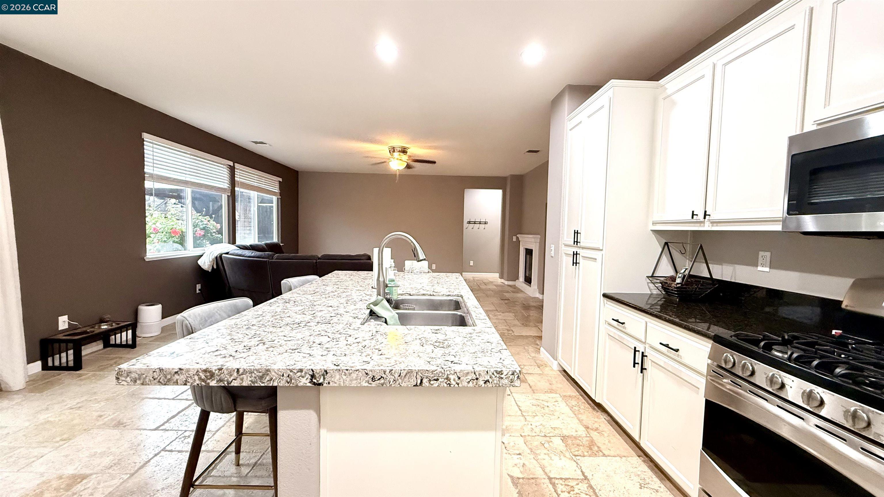 76 Tampico Court Bay Point, CA 94565 - Photo 7 of 44