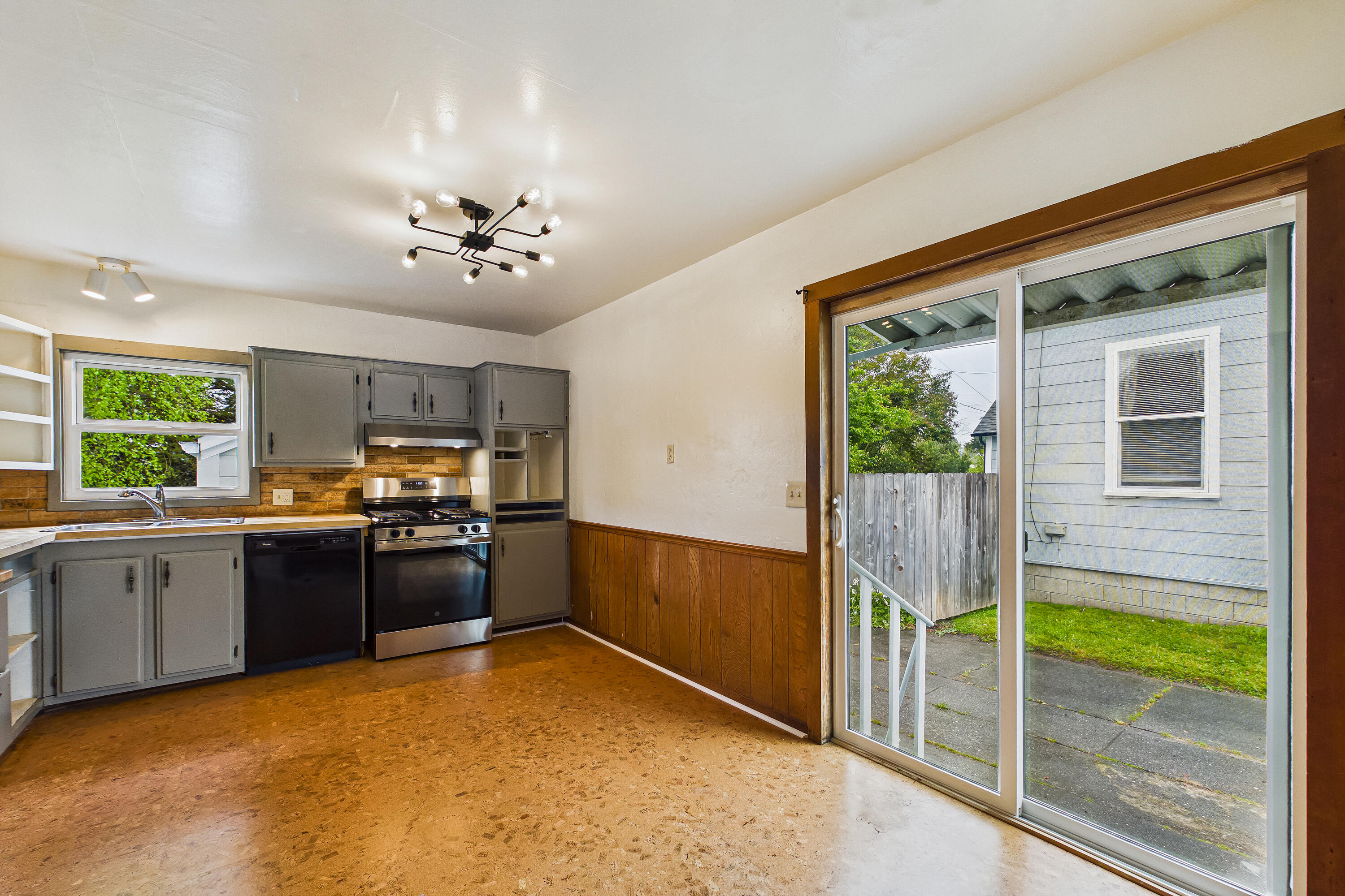 369 H Street Arcata, CA 95521 - Photo 6 of 36
