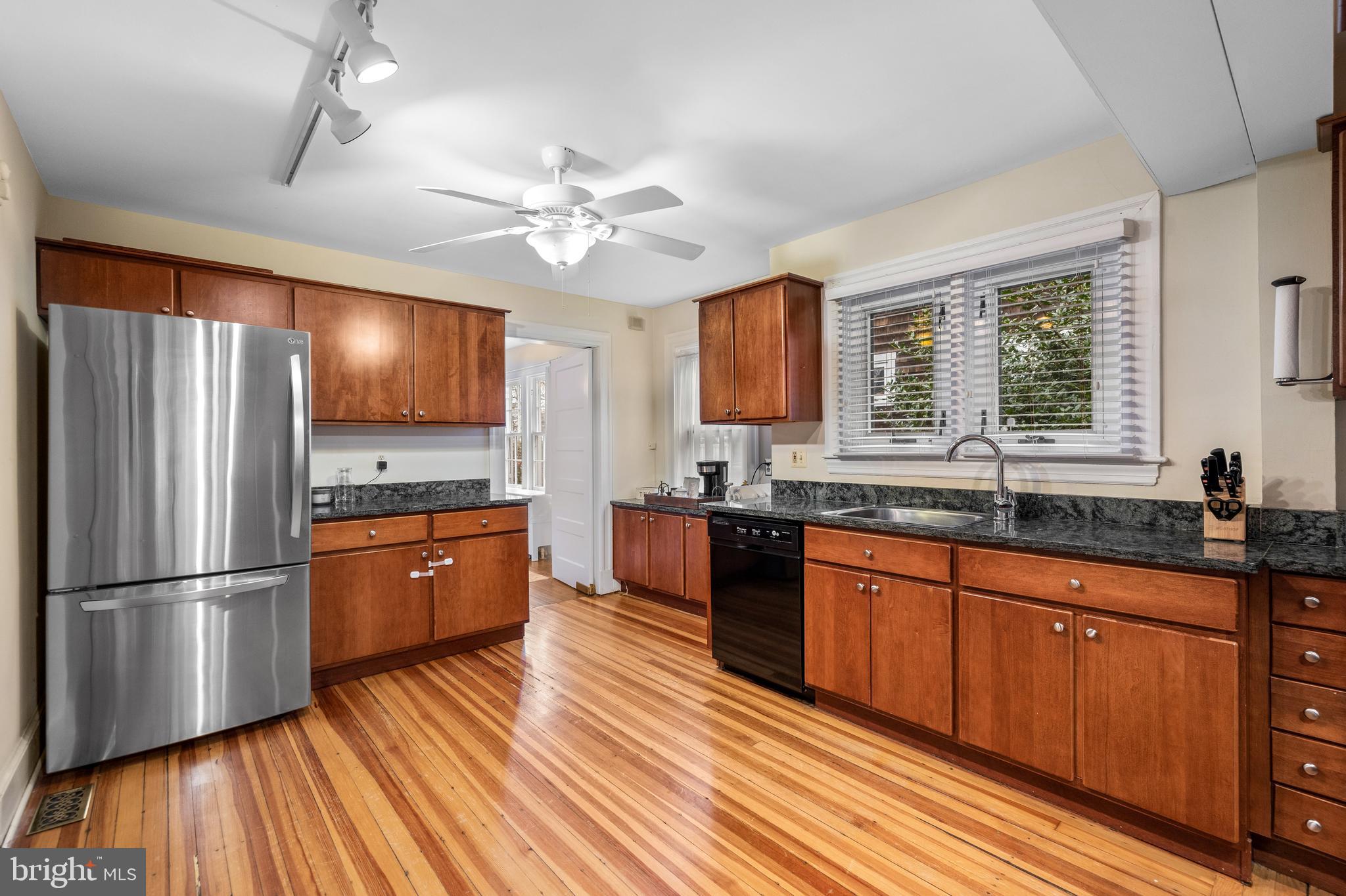 115 Hawthorn Road Baltimore, MD 21210 - Photo 20 of 51 Plenty of counter space