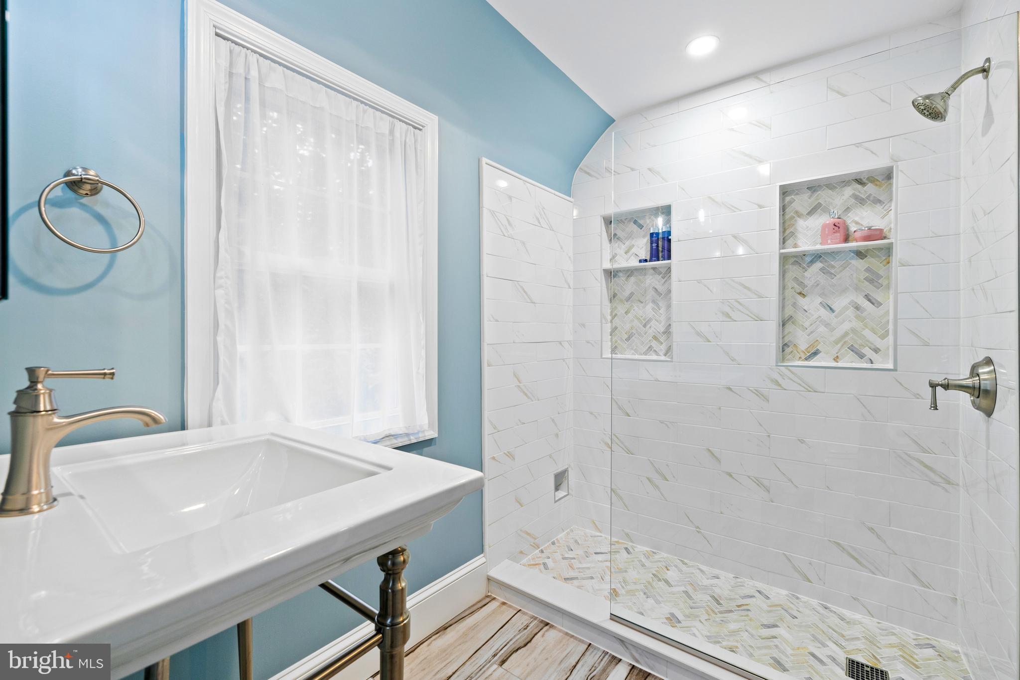 115 Hawthorn Road Baltimore, MD 21210 - Photo 35 of 51 Walk-in Shower