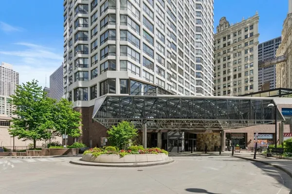 $250,000 | 405 North Wabash Avenue, Unit 1201, Chicago, IL 60611