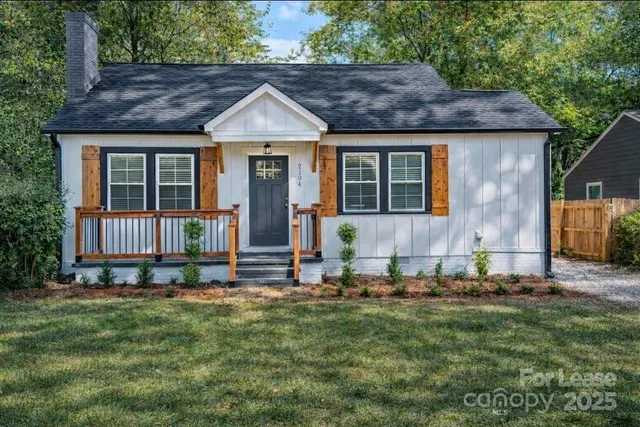 $2,100 | 2104 St Mark Street, Charlotte, NC 28216