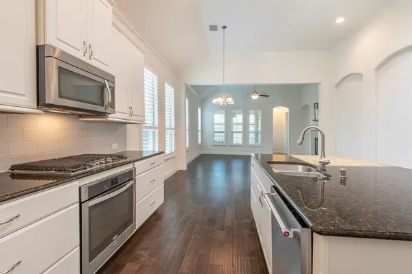 $2,795 | 861 Field Crossing, Little Elm, TX 76227