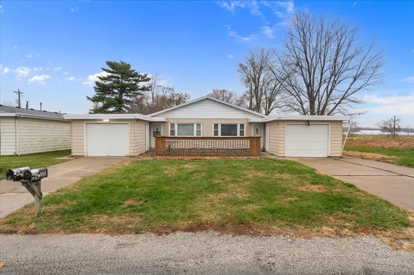$1,100 | 925 2nd Avenue East, Milan, IL 61264