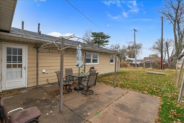 $1,100 | 925 2nd Avenue East, Milan, IL 61264