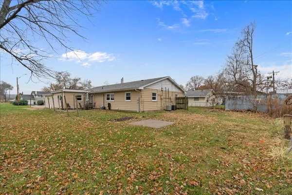 $1,100 | 925 2nd Avenue East, Milan, IL 61264
