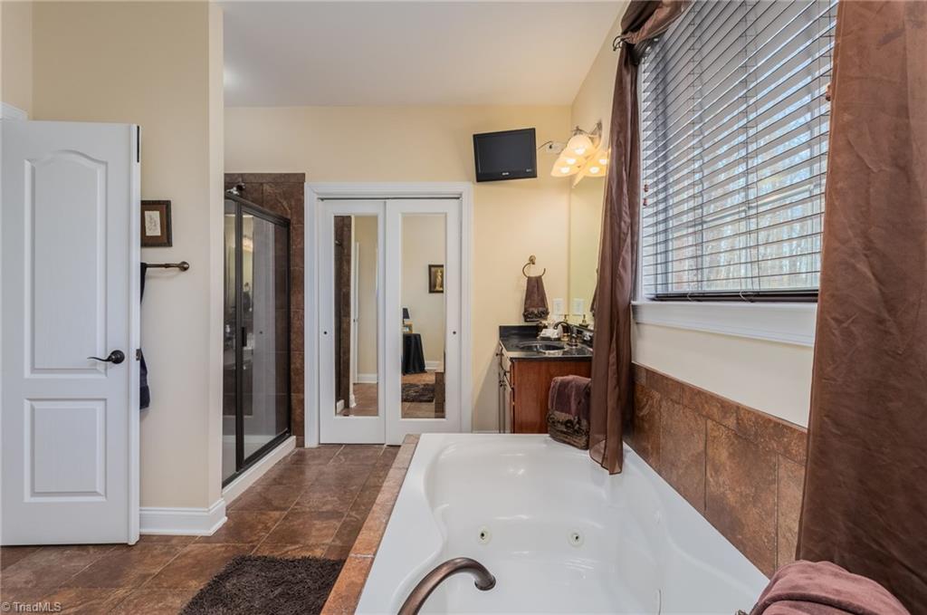 8609 Yvonne Court Oak Ridge, NC 27310 - Photo 31 of 50 Gallery Image 31