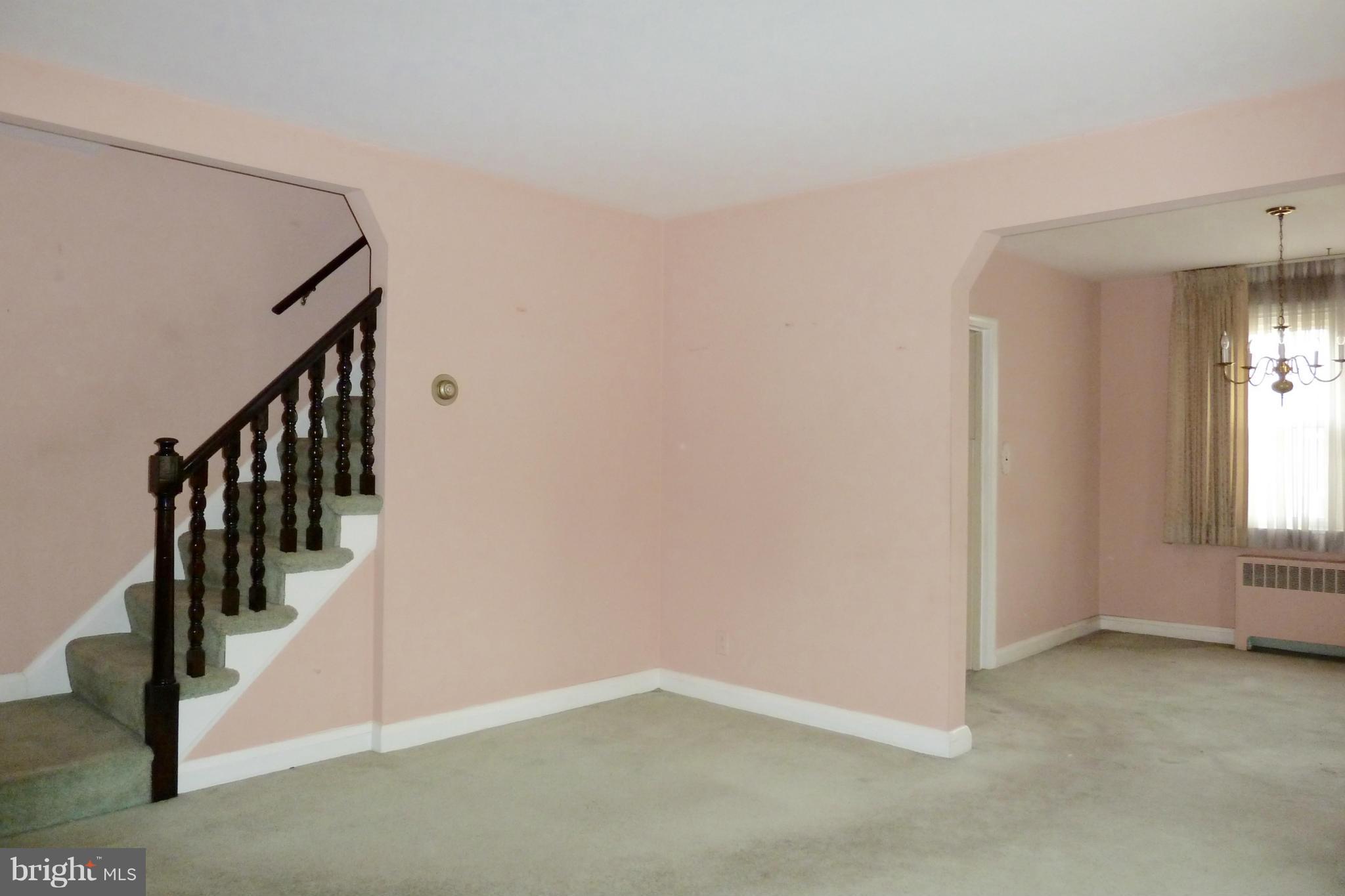 3917 Colchester Road Baltimore, MD 21229 - Photo 3 of 24 Living Room