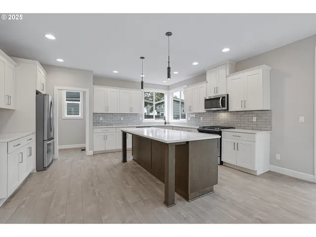 $650,000 | 1620 North Sweetgum Street, Canby, OR 97013