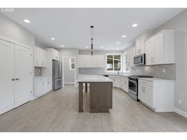 $650,000 | 1620 North Sweetgum Street, Canby, OR 97013