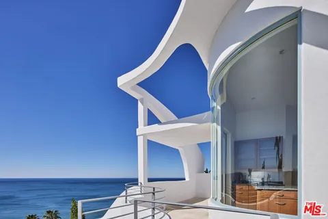 $4,175,000 | 3885 Rambla Orienta, Malibu, CA 90265