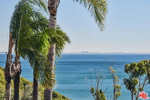 $4,175,000 | 3885 Rambla Orienta, Malibu, CA 90265